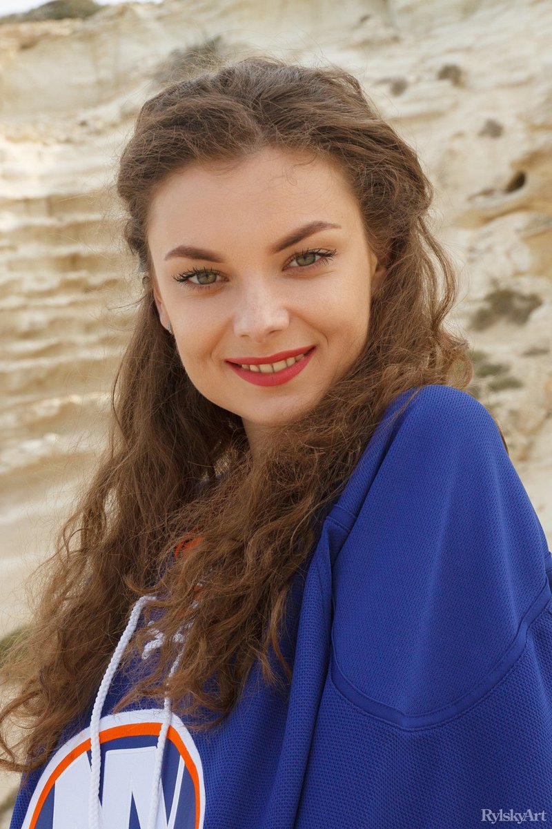 Танюшка, 22 года, 0 размер груди